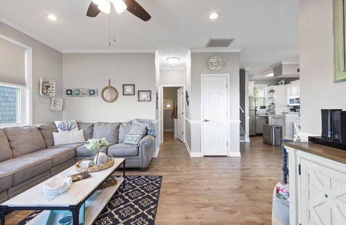 Surfside Beach House | *15% Off New Bookings for Stays through 2025*