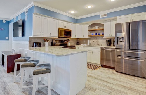 Surfside Beach Condo | *15% Off New Bookings for Stays through 2025*