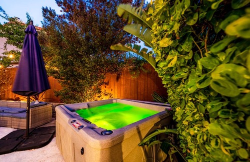 Pierpont Bay House | 15%Off Oct 23-25 StepsToSand Hot Tub/Great Reviews