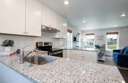 Tilghman House | 15% Off Promo! Tilghman Cottage by Views & Eats