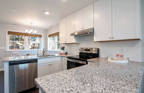 Tilghman House | 15% Off Promo! Tilghman Cottage by Views & Eats