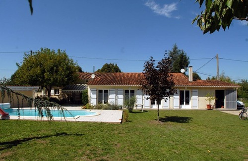 Chenaud House | 15-person house with private pool