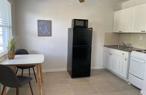 Bay Esplanade Apartment | 15 · Surf n Sand Studio Apartment by the Water 15