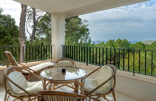 Cala Comte House | 150 m² House ∙ 2 bedrooms ∙ 4 guests