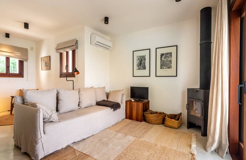 Cala Comte House | 150 m² House ∙ 2 bedrooms ∙ 4 guests