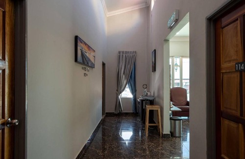 Sungai Rengit Hotel | 150 m² Hotel ∙ 2 guests