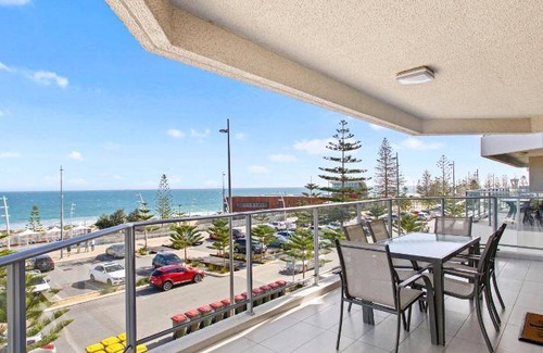 Scarborough Apartment | 150 m² Apartment ∙ 3 bedrooms ∙ 6 guests