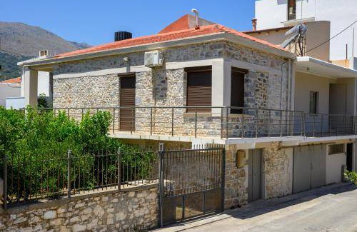 Neapoli Apartment | 150 m² Apartment ∙ 2 bedrooms ∙ 6 guests