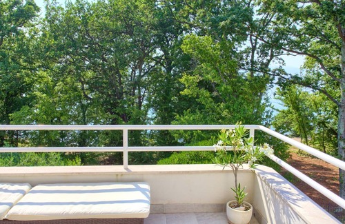 Njivice Apartment | 150 m² Apartment ∙ 5 bedrooms ∙ 10 guests