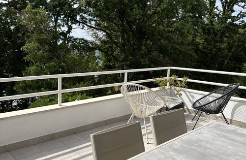 Njivice Apartment | 150 m² Apartment ∙ 5 bedrooms ∙ 10 guests