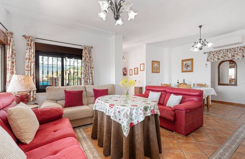 Comares Ski Chalet | 150 m² Chalet ∙ 3 bedrooms ∙ 9 guests