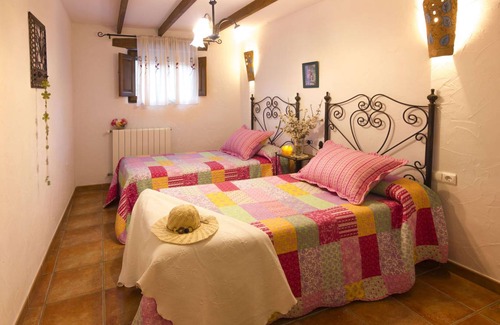 Laroya House | 150 m² Farmhouse ∙ 4 bedrooms ∙ 8 guests