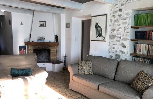Sahune House | 150 m² Gîte ∙ 3 bedrooms ∙ 6 guests