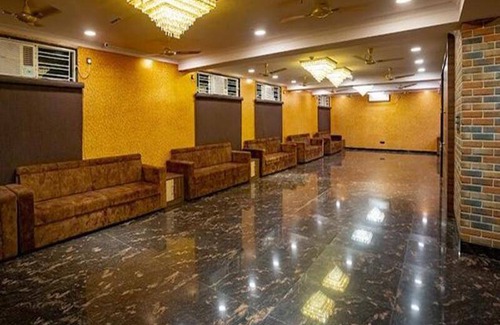 Sector II Hotel | 150 m² Hotel ∙ 2 guests