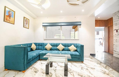 Tarapith Hotel | 150 m² Hotel ∙ 2 guests
