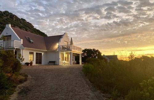 Noordhoek House | 150 m² House ∙ 2 bedrooms ∙ 4 guests
