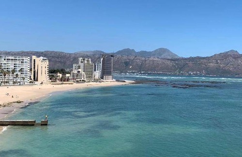 Strand House | 150 m² House ∙ 2 bedrooms ∙ 4 guests