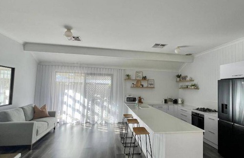 Quinns Rocks House | 150 m² House ∙ 3 bedrooms ∙ 4 guests