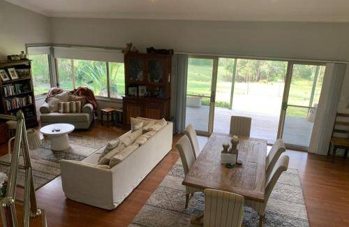 Woodhill House | 150 m² House ∙ 3 bedrooms ∙ 6 guests