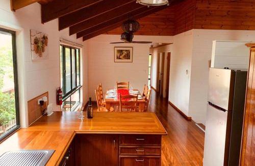 Buddina House | 150 m² House ∙ 3 bedrooms ∙ 6 guests