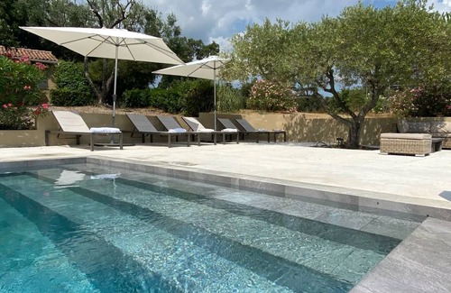 La Mole House | 150 m² House ∙ 4 bedrooms ∙ 8 guests
