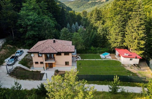 Sarajevo Canton House | 150 m² House ∙ 4 bedrooms ∙ 11 guests