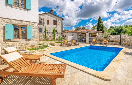 Fuskulin House | 150 m² Maisonette ∙ 3 bedrooms ∙ 6 guests