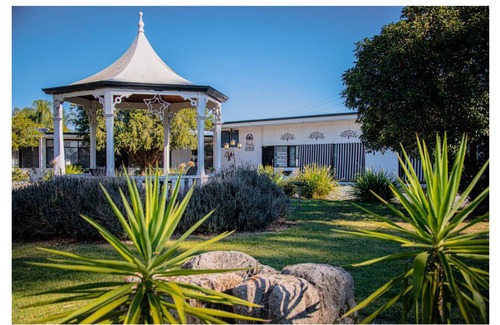 Strathmerton House | 150 m² Motel ∙ 4 bedrooms ∙ 13 guests