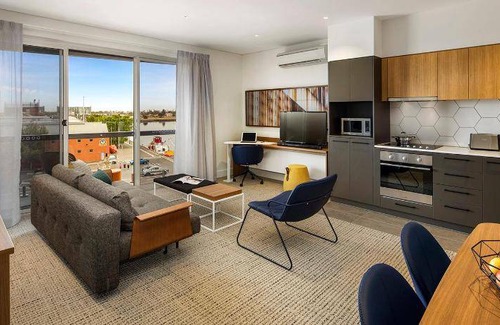 Port Adelaide Apartment | 150 m² Serviced apartment ∙ 2 bedrooms ∙ 127 guests