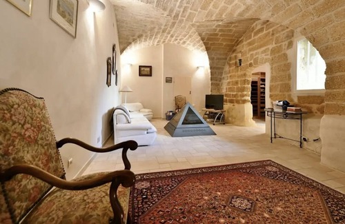 Saint-Siffret Apartment | 150 m2 suite - Ground floor of a village house