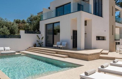 Akrotiri Villa | 150 m² Villa ∙ 3 bedrooms ∙ 8 guests