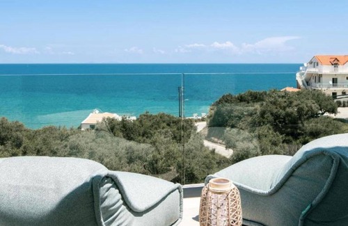 Akrotiri Villa | 150 m² Villa ∙ 3 bedrooms ∙ 8 guests