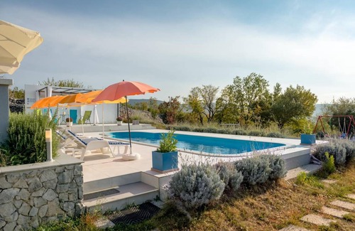 Lecevica Villa | 150 m² Villa ∙ 4 bedrooms ∙ 10 guests