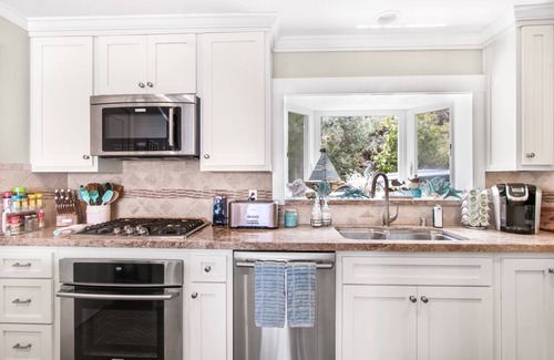 Avalon House | 150 Middle Terrace – Stunning 3BD Avalon Home, Views!, Golf Cart, A/C