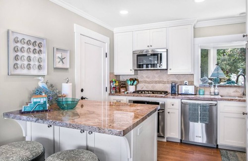 Avalon House | 150 Middle Terrace – Stunning 3BD Avalon Home, Views!, Golf Cart, A/C