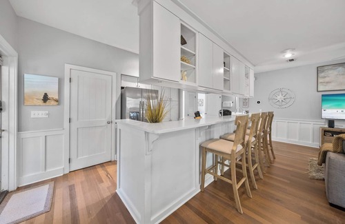 Seacrest Cottage | 150 Steps to The Beach. Book Your Last-Minute Summer Get Away Now!