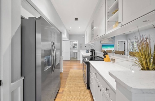 Seacrest Cottage | 150 Steps to The Beach. Book Your Last-Minute Summer Get Away Now!