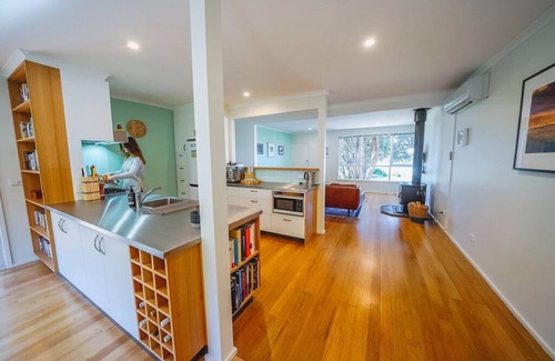 Apollo Bay House | 150 Steps · To the Beach FREE WI-FI