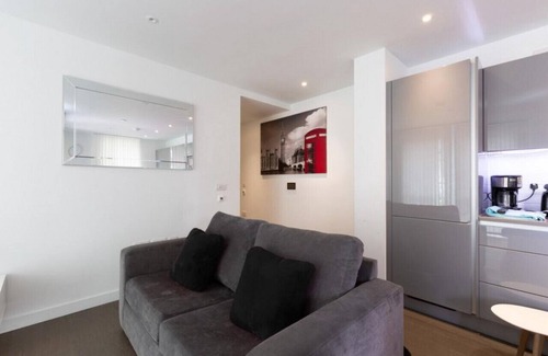 Walworth Apartment | 1505 WH - Eden Suite