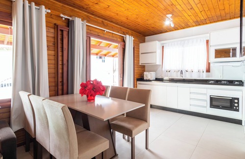 Florianopolis Apartment | 150m da Praia e a 300m do Villa Casarão WZ8850