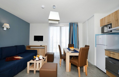 Cap d'Agde Villa | 150m de la Plage! Sauna + Piscine Saisonnière