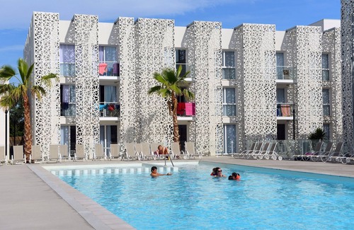 Cap d'Agde Villa | 150m de la Plage! Sauna + Piscine Saisonnière