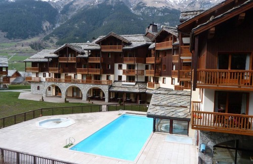 Val Cenis Apartment | 150m from shops, 3rd floor, fitness, swimming pool, balcony, tv, ski locker, 38m², Val Cenis
