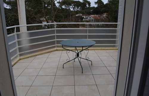 Meschers-sur-Gironde Apartment | 150m from the beach, apartment in secure residence