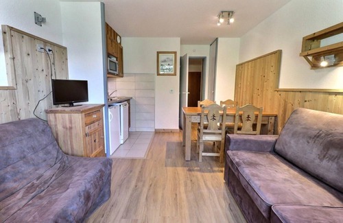 La Perriere Apartment | 150m from resort center, 9th floor, balcony, ski locker, 31m², La Tania