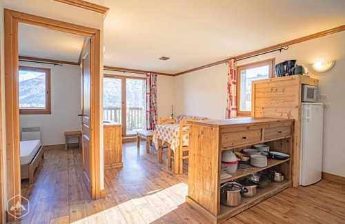 Aussois Apartment | 150m from resort center, floor -2, fitness, balcony, tv, ski locker, 50m², Aussois