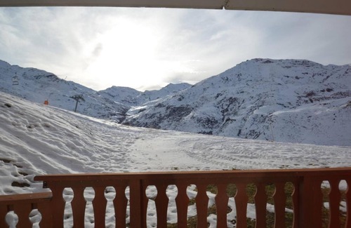 Les Menuires Apartment | 150m from shops, floor -2, balcony, tv, ski locker, 35m², Les Menuires