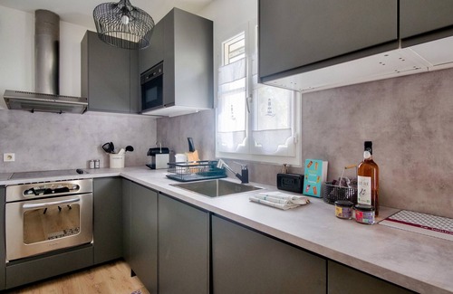 Saint-Martin-de-Re Apartment | 150m from St Martin de Ré harbour, studio for 2