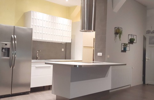 Bompard Condo | 150m2 loft, located 10 minutes' walk from the sea, with air conditioning and 2 parking spaces.