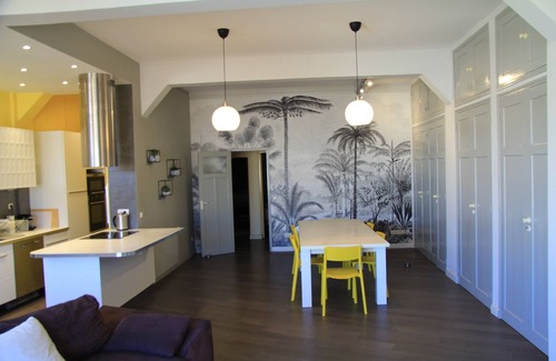 Bompard Condo | 150m2 loft, located 10 minutes' walk from the sea, with air conditioning and 2 parking spaces.